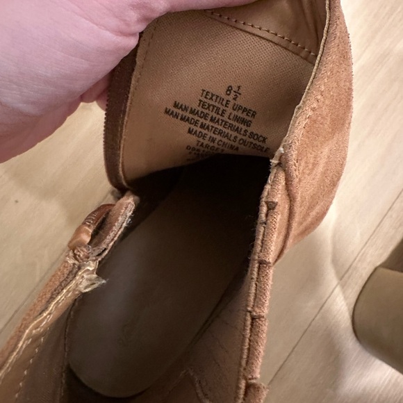 Universal Thread Booties - Picture 5 of 6